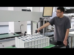 Bateria solar fixada na parede